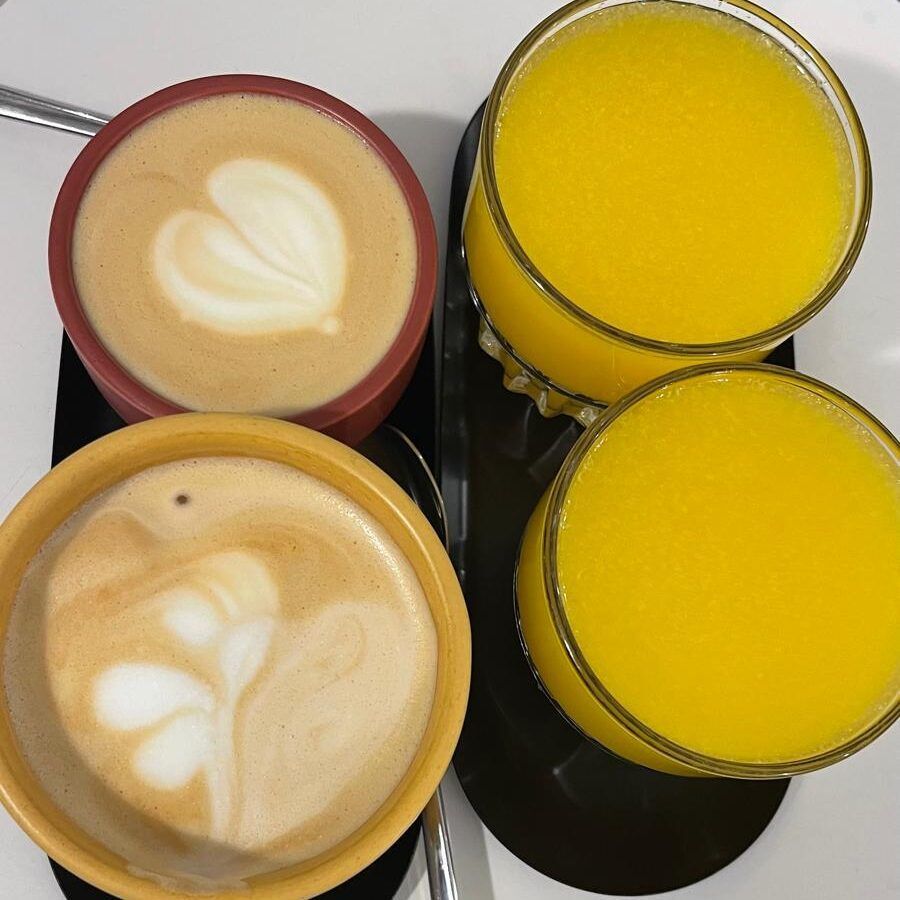 HOLA COFFEE☕️🥐